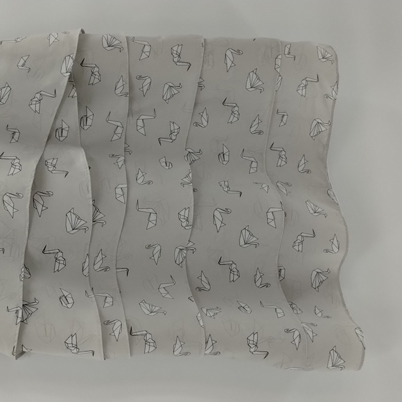 Attention brand paper crane print gray size small sleeveless ruffle tier stretch - Picture 3 of 8